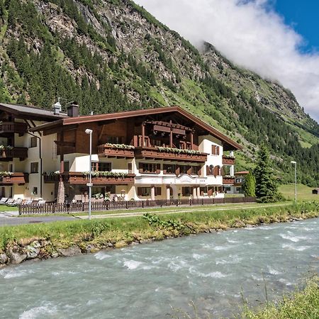 Hotel Moederle ザンクト・レオンハルト・イム・ピッツタール エクステリア 写真