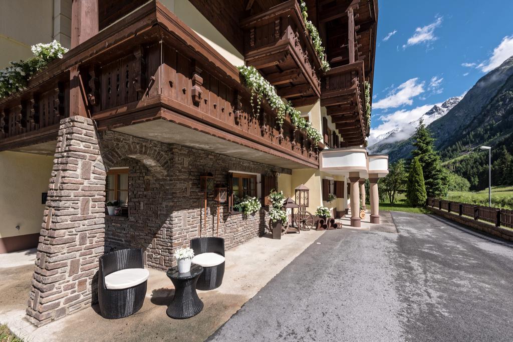 Hotel Moederle ザンクト・レオンハルト・イム・ピッツタール エクステリア 写真